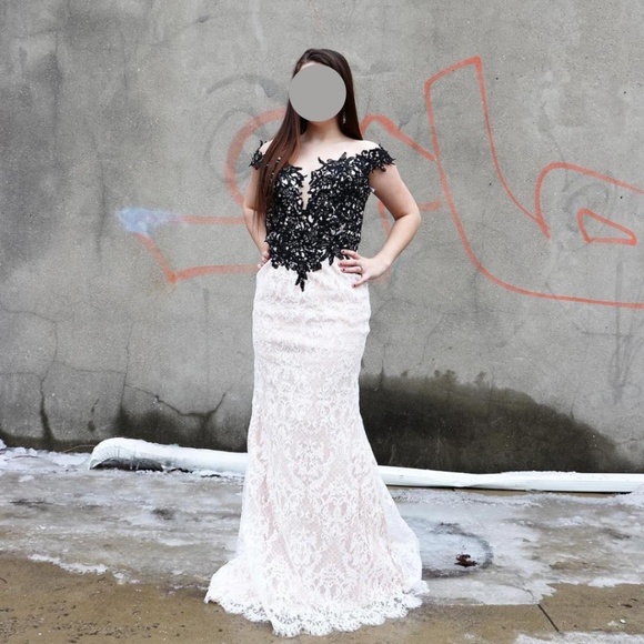 Mon Cheri 'Ellie Wilde' Two-Tone Lace Gown - Picture 1 of 7